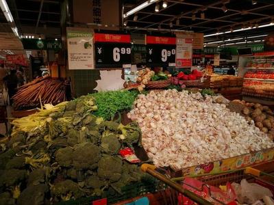 興高采烈進南寧農副產品平價專營區，一看價格讓人哭笑不得